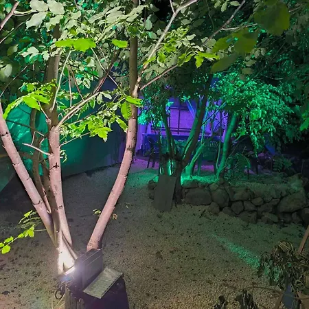 Garden Of Dreams - Duplex Apartment